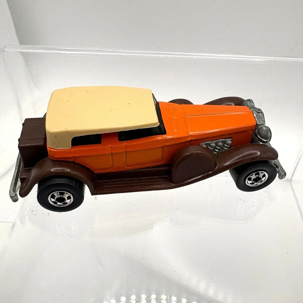 Hot Wheels 1976 31 Doozie Vintage Diecast Car Orange Brown Hong Kong Base